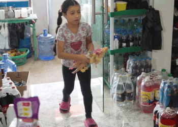 [COMPLETO] 1113H0630 Vendedor descubre que la niña que vendía sus muñecas es su hija