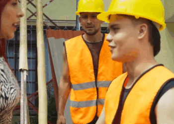 [COMPLETO] 1190H0630 Le hicieron esto a un albañil por curioso