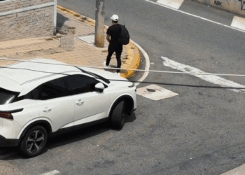 [COMPLETO] 1050H0630 No se imagina lo que su esposa hace cuando él va a trabajar