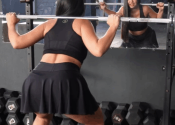 [COMPLETO] 1058H0630 Entrenadores le dan una gran lección a esta chica