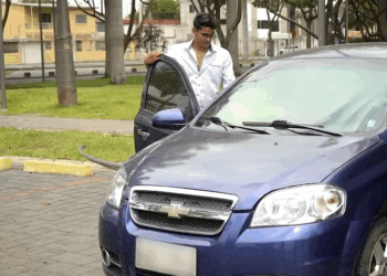 [COMPLETO] 1083H0630 Confundió el carro de su novio infiel, sin saber quien era el verdadero dueño