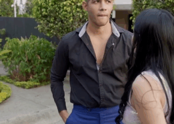 [COMPLETO] 1094H0630 Paso de ser empleada a la esposa de un millonario