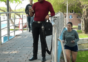 [COMPLETO] 1096H0630 Joven millonario se enamora de esta chica de una forma inesperada